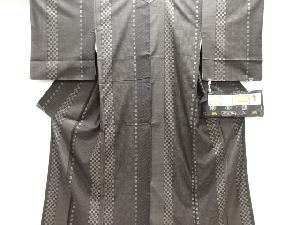 窪田織物製　縞に市松模様織り出し本場泥大島紬着物(7マルキ)